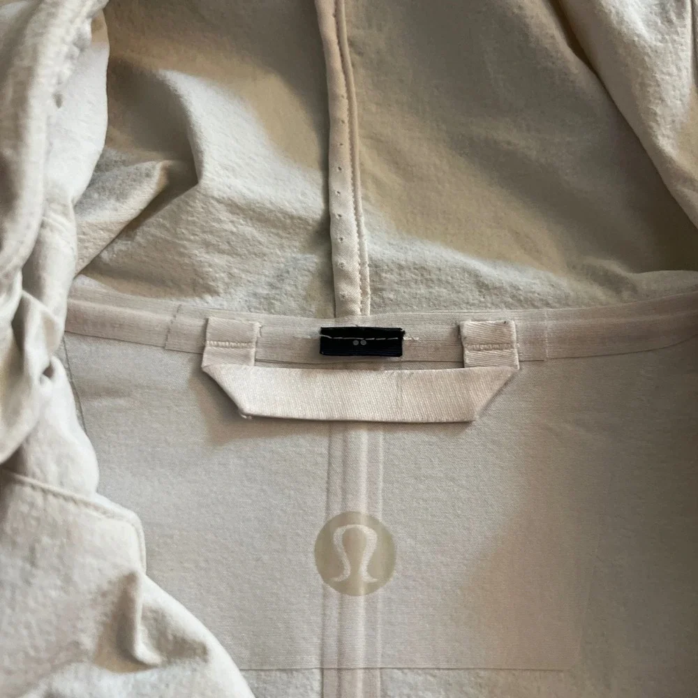 Lululemon Mens Lab Zip Up Hooded Jacket Bone Cream Small LM4AFWS Bin K-210